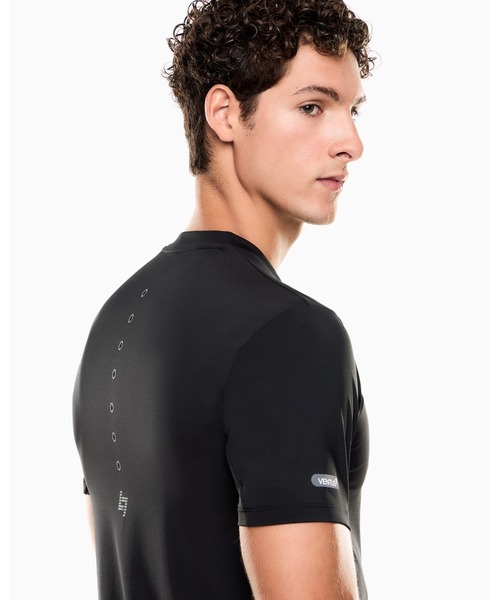 EMPORIO ARMANI EA7(エンポリオアルマーニイーエーセブン)の「【エンポリオ アルマーニ EA7】Dynamic Athlete Tシャツ VENTUS7テクニカルファブリック(Tシャツ/カットソー・メンズ・ブラック・X-LARGE/MEDIUM)」の3枚目の写真