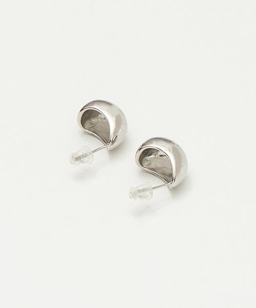 AJUGA.(アジュガ)の「ボールドドームピアス(ピアス(両耳用)・レディース・シルバー/ゴールド・ONE SIZE)」の3枚目の写真