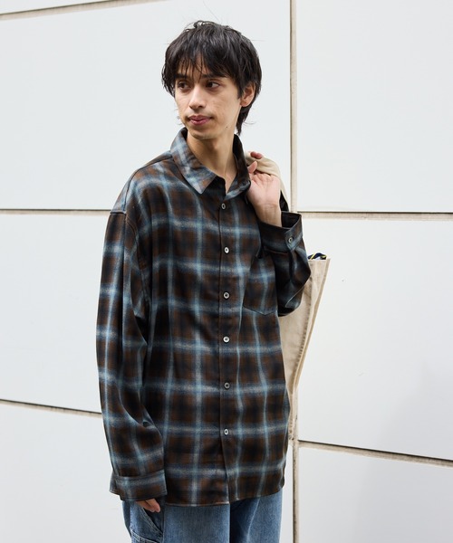 2AM(ツーエイエム)の「ワイドシルエット オンブレチェックシャツ(シャツ/ブラウス・メンズ・パープル/ブルー・L)」の3枚目の写真