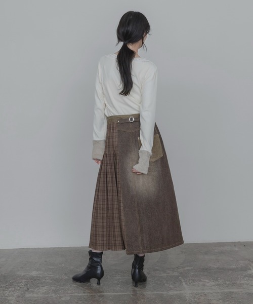 Eimee Law(エイミーロウ)の「ネックレイヤードトップス(Tシャツ/カットソー・レディース・ブラウン/ブラック/アイボリー/グレー・FREE)」の7枚目の写真
