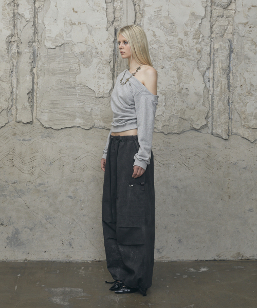 VOONT(ブント)の「One-Shoulder Snap Sweatshirt (GRAY)(スウェット・レディース・アッシュグレー・OS)」の3枚目の写真