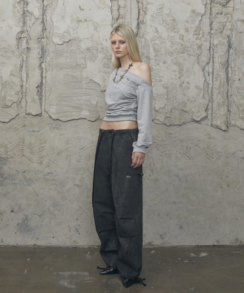 VOONT(ブント)の「One-Shoulder Snap Sweatshirt (GRAY)(スウェット・レディース・アッシュグレー・OS)」の8枚目の写真