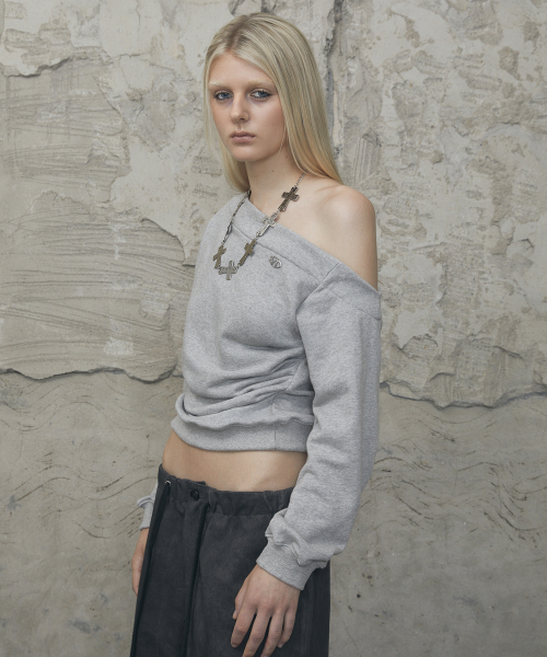 VOONT(ブント)の「One-Shoulder Snap Sweatshirt (GRAY)(スウェット・レディース・アッシュグレー・OS)」の11枚目の写真