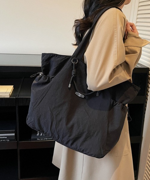 Alum'(アルム)の「Rope Knot Tote Bag/ロープノットトートバッグ(トートバッグ・レディース・ブラック/ホワイト/グリーン/パープル・FREE)」の1枚目の写真