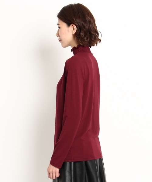 AG by aquagirl（エージーバイアクアガール）の「シャーリングネックプルオーバー（Tシャツ/カットソー・レディース・オフホワイト/グレー/レッド/ブラック・38）」の6枚目の写真