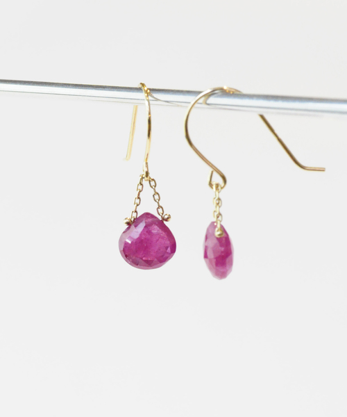 anq.（アンク）の「「anq.」K18/K10・天然石マロンピアス　誕生石（ピアス（両耳用）・レディース・その他6/その他14/その他15/その他16/その他3/その他12/その他8/その他10/その他13/その他1/その他2/その他17/その他5/その他11/その他4/その他7/その他9/その他19/その他22/その他18/その他21/その他20/その他23/その他26/その他25/その他24/その他27/その他28/その他30/その他29/その他35/その他33/その他34/その他31/その他32・ONE SIZE）」の7枚目の写真