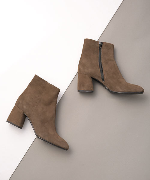 FABIO RUSCONI（ファビオルスコーニ）の「【STORY 1月号掲載】【HERS 12月号掲載】FABIO RUSCONI/チャンキーヒールスウェードブーツ（ブーツ・レディース・ブラック/グレー系その他/テラコッタ/レッド系その他・36/37/38/35）」の3枚目の写真