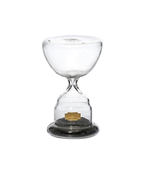 PUEBCO(プエブコ)の「TROPHY SHAPED SANDGLASS NO.3(インテリアアクセサリー)」|ブラック