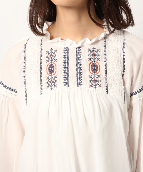 GLOBAL WORK（グローバルワーク）の「シシュウソデフレアブラウス8分袖/776436（シャツ/ブラウス・レディース・ホワイト/ネイビー/イエロー・MEDIUM/LARGE）」の14枚目の写真