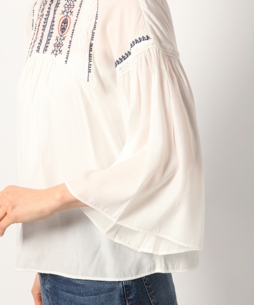 GLOBAL WORK（グローバルワーク）の「シシュウソデフレアブラウス8分袖/776436（シャツ/ブラウス・レディース・ホワイト/ネイビー/イエロー・MEDIUM/LARGE）」の6枚目の写真