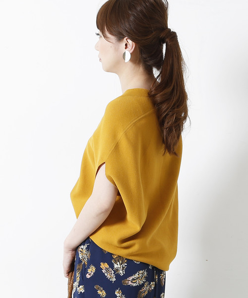 Liesse（リエス）の「Vネックコクーン求心プルオーバー（ニット/セーター・レディース・イエロー/ベージュ/ネイビー/オフホワイト・FREE）」の21枚目の写真