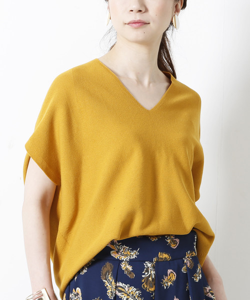 Liesse（リエス）の「Vネックコクーン求心プルオーバー（ニット/セーター・レディース・イエロー/ベージュ/ネイビー/オフホワイト・FREE）」の20枚目の写真