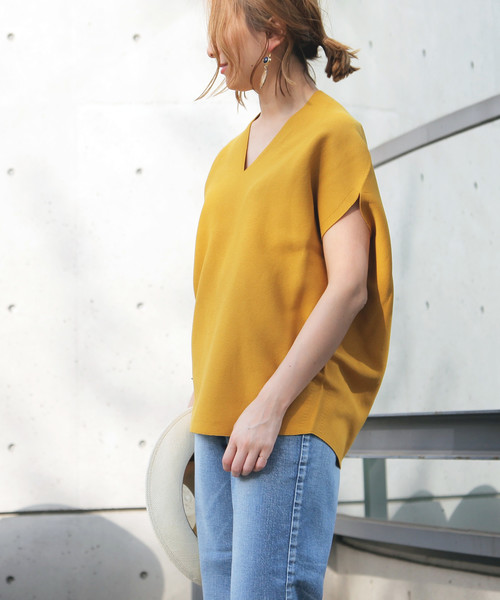 Liesse（リエス）の「Vネックコクーン求心プルオーバー（ニット/セーター・レディース・イエロー/ベージュ/ネイビー/オフホワイト・FREE）」の17枚目の写真