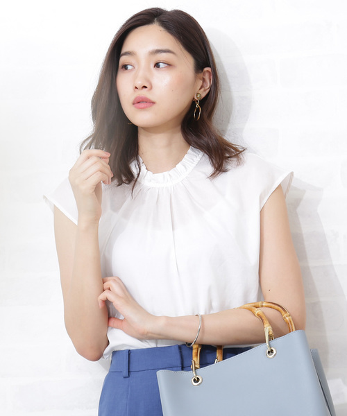 N.（N. Natural Beauty Basic）（エヌエヌナチュラルビューティーベーシック）の「ボイルローンギャザーネックブラウス（シャツ/ブラウス・レディース・ホワイト/ブラウン/イエロー/ネイビー・MEDIUM）」の2枚目の写真