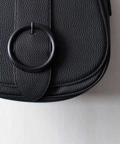 antiqua（アンティカ）の「バックル付きショルダーバッグ（ショルダーバッグ・レディース・ブラック・FREE）」の12枚目の写真