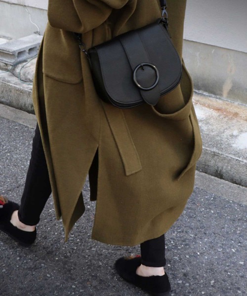 antiqua（アンティカ）の「バックル付きショルダーバッグ（ショルダーバッグ・レディース・ブラック・FREE）」の3枚目の写真