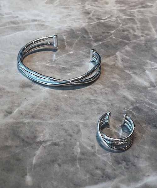 TRUNC（トランクエイティーエイト）の「Two Lines Ring（リング・レディース・シルバー・11号/13号）」の4枚目の写真