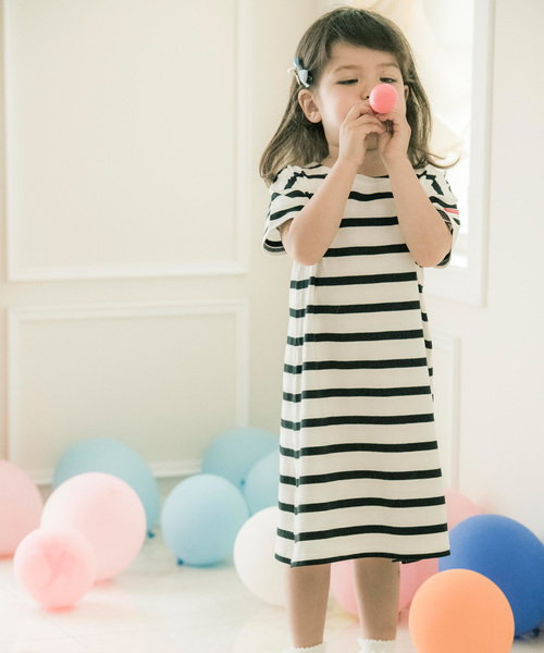 Catherine Cottage（キャサリンコテージ）の「オーガニックコットン ボーダーTシャツワンピ（ワンピース・キッズ・ブラック/ネイビー/レッド/ホワイト×ブラック/ライラック/ホワイト×ネイビー・90/100/110/120/130/140/160/150）」の12枚目の写真