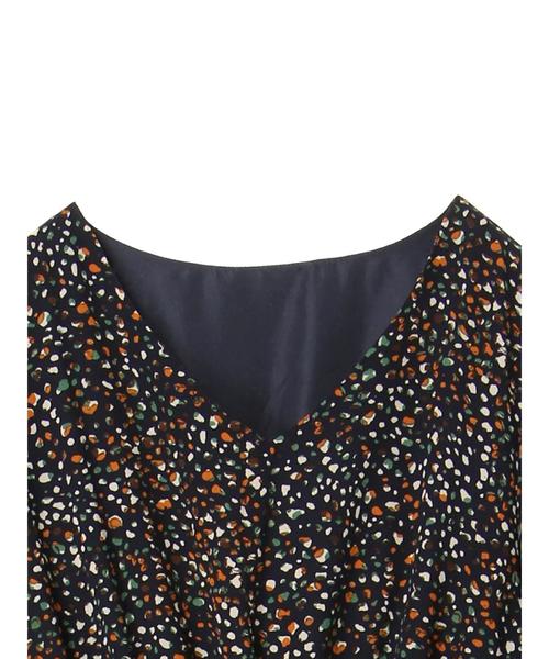 YECCA VECCA（イェッカヴェッカ）の「2wayランダムプリーツワンピース ●（ワンピース・レディース・ネイビー/アイボリー・FREE）」の11枚目の写真