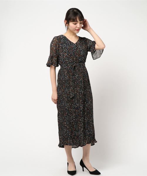 YECCA VECCA（イェッカヴェッカ）の「2wayランダムプリーツワンピース ●（ワンピース・レディース・ネイビー/アイボリー・FREE）」の16枚目の写真