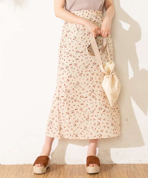 natural couture(ナチュラルクチュール)の「いろいろ花マーメイドスカート(スカート・レディース・ベージュ/レッド/オフホワイト/アイボリー/ブラック・FREE)」の11枚目の写真