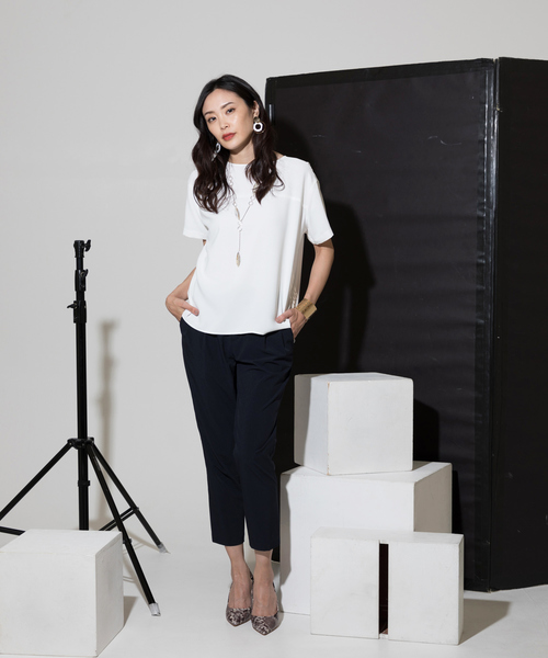 A/C DESIGN BY ALPHA CUBIC（エーシーデザインバイアルファキュービック）の「【COOLER TOUCHシリーズ】冷感タックテーパードパンツ（その他パンツ・レディース・ブラウン/カーキ/ブラック/ネイビー・61/64/70/67）」の14枚目の写真