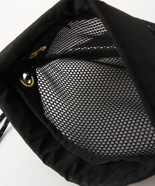 LIVERAL(リヴェラル)の「LIVERAL リベラル ENJYUⅡ エンジュⅡ 2WAY 巾着ショルダーバッグ 巾着サコッシュバッグ ミニショルダー スーパーウォーターリペレント(ショルダーバッグ・レディース・ブラック/ブラック系その他/ブラック系その他2・FREE)」の5枚目の写真