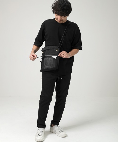 LIVERAL(リヴェラル)の「LIVERAL リベラル ENJYUⅡ エンジュⅡ 2WAY 巾着ショルダーバッグ 巾着サコッシュバッグ ミニショルダー スーパーウォーターリペレント(ショルダーバッグ・レディース・ブラック/ブラック系その他/ブラック系その他2・FREE)」の8枚目の写真