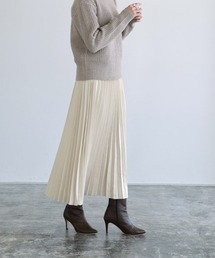 Pierrot（ピエロ）の「スエードタッチロングプリーツスカート（スカート・レディース）」