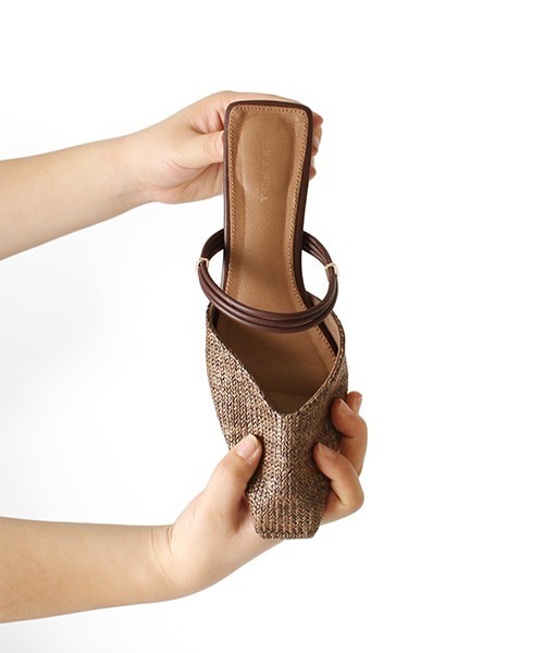 RANDA（ランダ）の「ソフトスクエアトゥミュールシューズ（パンプス・レディース・ブラック/ベージュ/ブラウン・LL/M/L/S）」の5枚目の写真