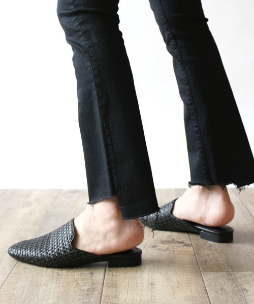 Fin（フィン）の「メッシュフラットミュール（サンダル・レディース・ブラック/アイボリー/キャメル・LL/S/M/L）」の11枚目の写真