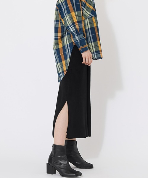 AZUL by moussy（アズールバイマウジー）の「WRAP TIGHT KNIT SKIRT/ダブルラップタイトニットスカート（スカート・レディース・ブラック/カーキ・SMALL/MEDIUM）」の3枚目の写真