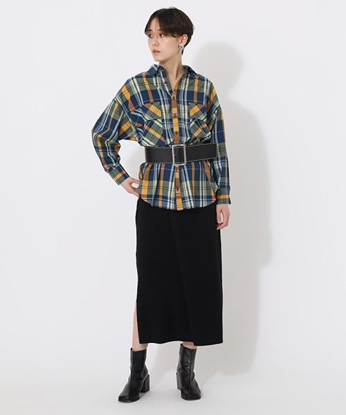 AZUL by moussy（アズールバイマウジー）の「WRAP TIGHT KNIT SKIRT/ダブルラップタイトニットスカート（スカート・レディース・ブラック/カーキ・SMALL/MEDIUM）」の4枚目の写真
