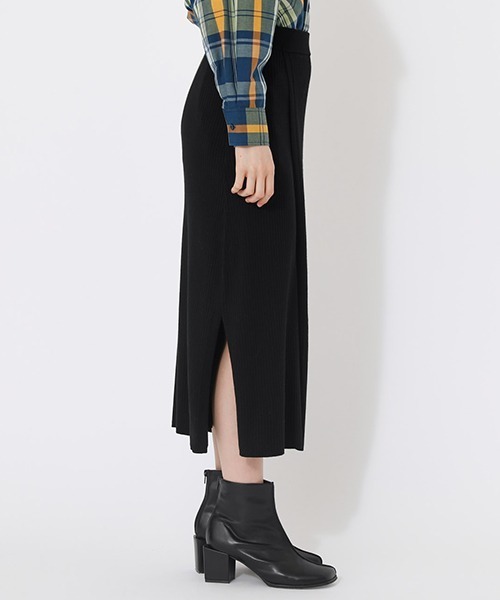 AZUL by moussy（アズールバイマウジー）の「WRAP TIGHT KNIT SKIRT/ダブルラップタイトニットスカート（スカート・レディース・ブラック/カーキ・SMALL/MEDIUM）」の6枚目の写真