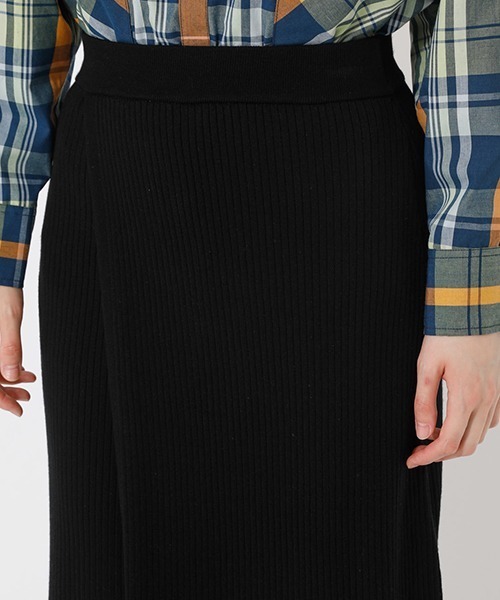 AZUL by moussy（アズールバイマウジー）の「WRAP TIGHT KNIT SKIRT/ダブルラップタイトニットスカート（スカート・レディース・ブラック/カーキ・SMALL/MEDIUM）」の8枚目の写真