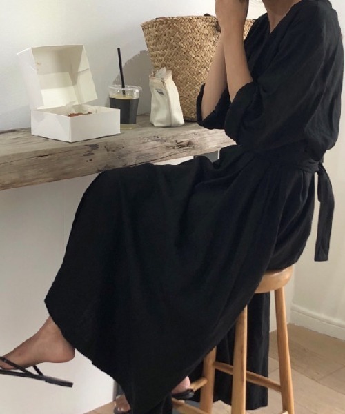 ABITOKYO(アビトーキョー)の「ウエストマーク タックロング リネンライクワンピース(ワンピース・レディース・ホワイト/ブラック/ブルーグレー/ベージュ/ライトグレー/ライトパープル/ダークグレー/ダークグリーン/ネイビー/ブラウン/ホワイト系その他/ブルー系その他/サックスブルー/ミント・FREE)」の16枚目の写真