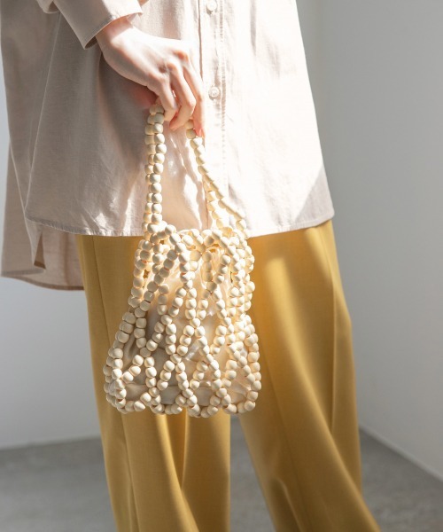 LOWRYS FARM(ローリーズファーム)の「ウッドビーズBAG 878728(ハンドバッグ・レディース・ブラウン/アイボリー・FREE)」の2枚目の写真