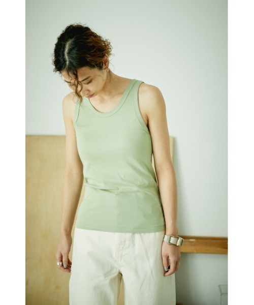 BLACK BY MOUSSY（ブラックバイマウジー）の「2way high twist tank top（2ウェイハイツイストタンクトップ）（タンクトップ・レディース・ブラウン/ブルー/ホワイト/ライトカーキ・FREE）」の22枚目の写真