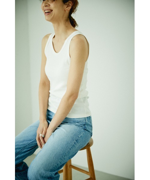 BLACK BY MOUSSY（ブラックバイマウジー）の「2way high twist tank top（2ウェイハイツイストタンクトップ）（タンクトップ・レディース・ブラウン/ブルー/ホワイト/ライトカーキ・FREE）」の16枚目の写真