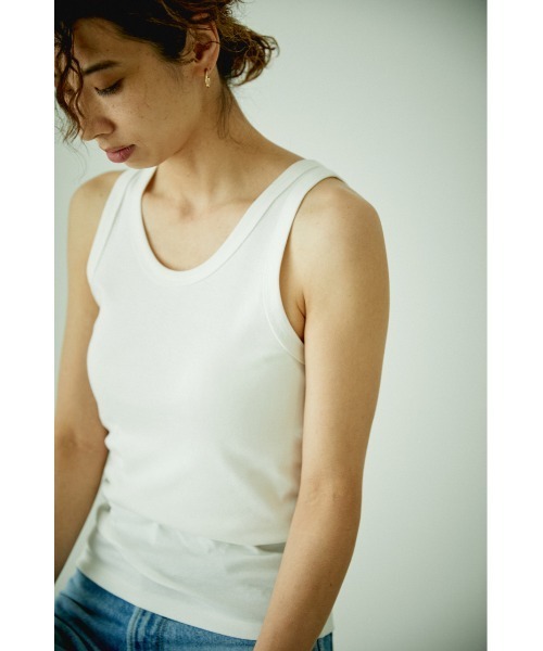 BLACK BY MOUSSY（ブラックバイマウジー）の「2way high twist tank top（2ウェイハイツイストタンクトップ）（タンクトップ・レディース・ブラウン/ブルー/ホワイト/ライトカーキ・FREE）」の17枚目の写真