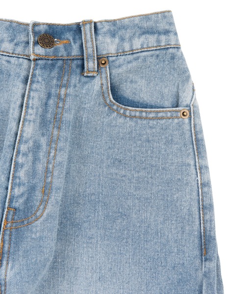 PUNYUS（プニュズ）の「スリットデニムパンツ（デニムパンツ・レディース・ライトブルー/インディゴブルー/ホワイト・1/2/4/3）」の16枚目の写真