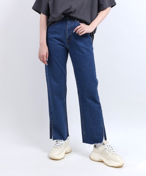 PUNYUS（プニュズ）の「スリットデニムパンツ（デニムパンツ・レディース・ライトブルー/インディゴブルー/ホワイト・1/2/4/3）」の8枚目の写真