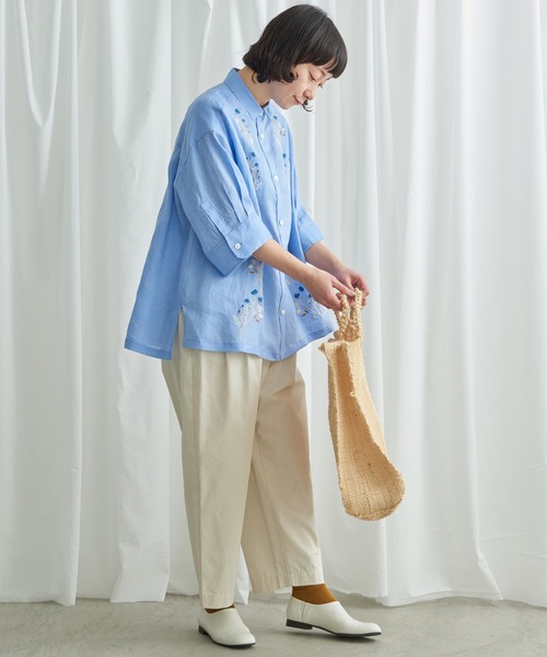 Lene（レネ）の「すみれの花刺しゅう　フレアシャツ（シャツ/ブラウス・レディース・ブラック/ブルー/アイボリー・FREE）」の16枚目の写真