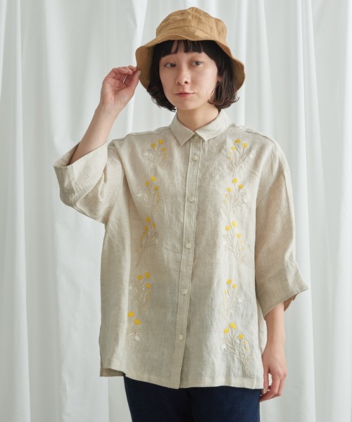 Lene（レネ）の「すみれの花刺しゅう　フレアシャツ（シャツ/ブラウス・レディース・ブラック/ブルー/アイボリー・FREE）」の11枚目の写真