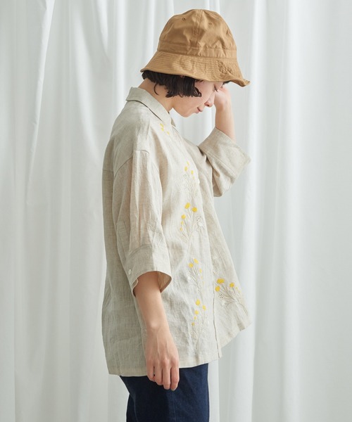 Lene（レネ）の「すみれの花刺しゅう　フレアシャツ（シャツ/ブラウス・レディース・ブラック/ブルー/アイボリー・FREE）」の9枚目の写真