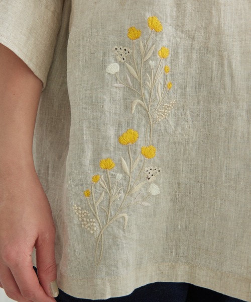 Lene（レネ）の「すみれの花刺しゅう　フレアシャツ（シャツ/ブラウス・レディース・ブラック/ブルー/アイボリー・FREE）」の12枚目の写真