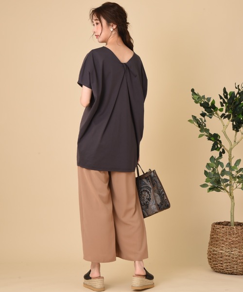 INTERPLANET（インタープラネット）の「オーガニックコットン前後２ＷＡＹ　プルオーバー（Tシャツ/カットソー・レディース・チャコールグレー/ベージュ/オリーブ・FREE）」の17枚目の写真