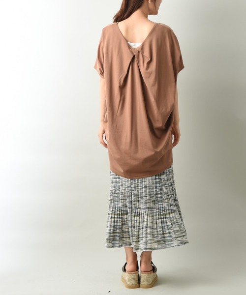 INTERPLANET（インタープラネット）の「オーガニックコットン前後２ＷＡＹ　プルオーバー（Tシャツ/カットソー・レディース・チャコールグレー/ベージュ/オリーブ・FREE）」の10枚目の写真