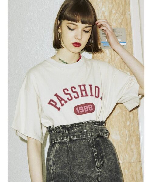 jouetie(ジュエティ)の「カレッジロゴTシャツ(Tシャツ/カットソー・レディース・オフホワイト/ブラック/ネイビー・MEDIUM)」の1枚目の写真