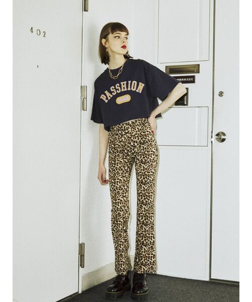 jouetie(ジュエティ)の「カレッジロゴTシャツ(Tシャツ/カットソー・レディース・オフホワイト/ブラック/ネイビー・MEDIUM)」の19枚目の写真